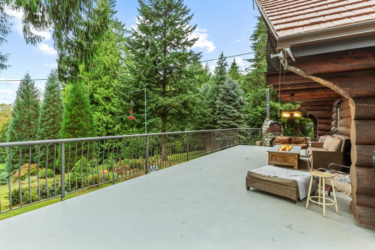 Front Yard Photo of 10588 Shaw Street, Mission, BC