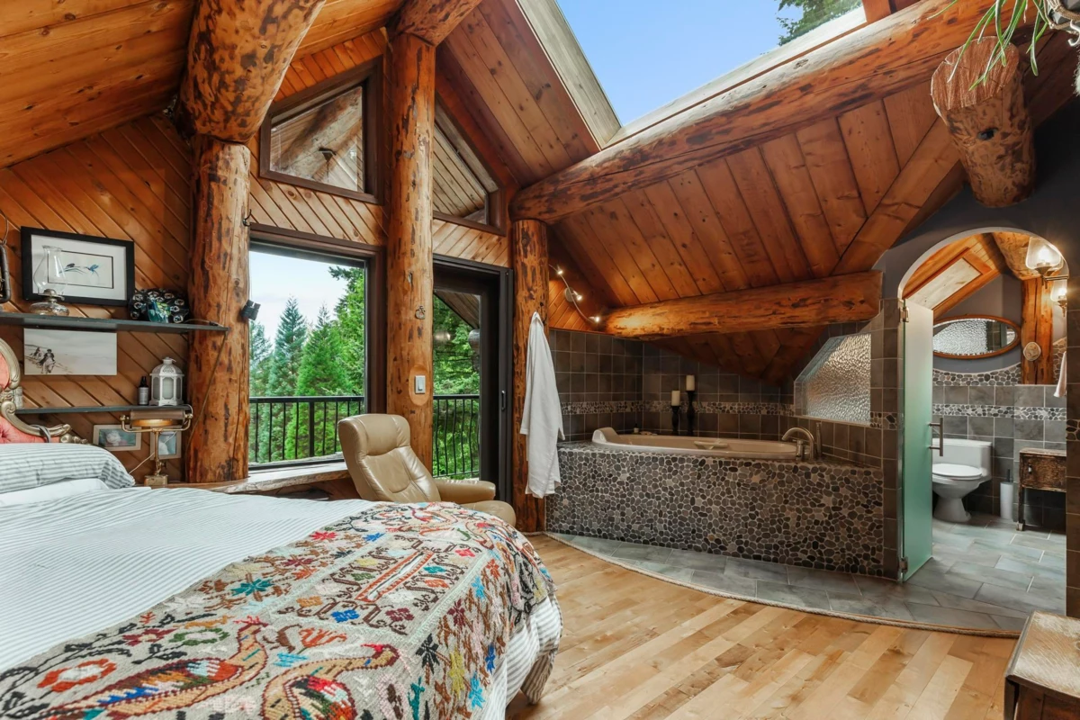 Guest Bathroom Photo of 10588 Shaw Street, Mission, BC