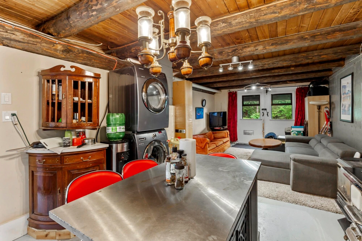 Hallway Photo of 10588 Shaw Street, Mission, BC