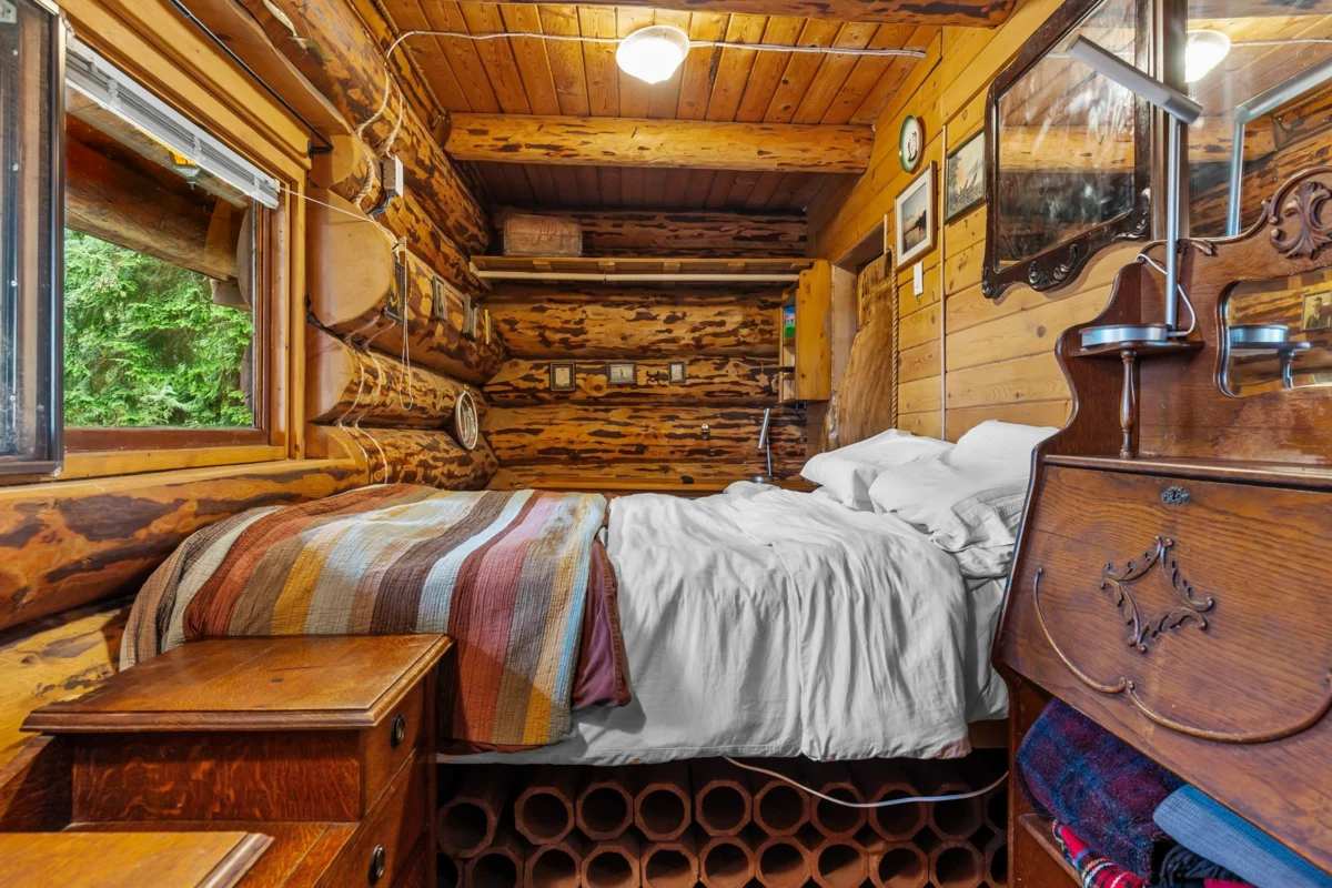 Laundry Room Photo of 10588 Shaw Street, Mission, BC