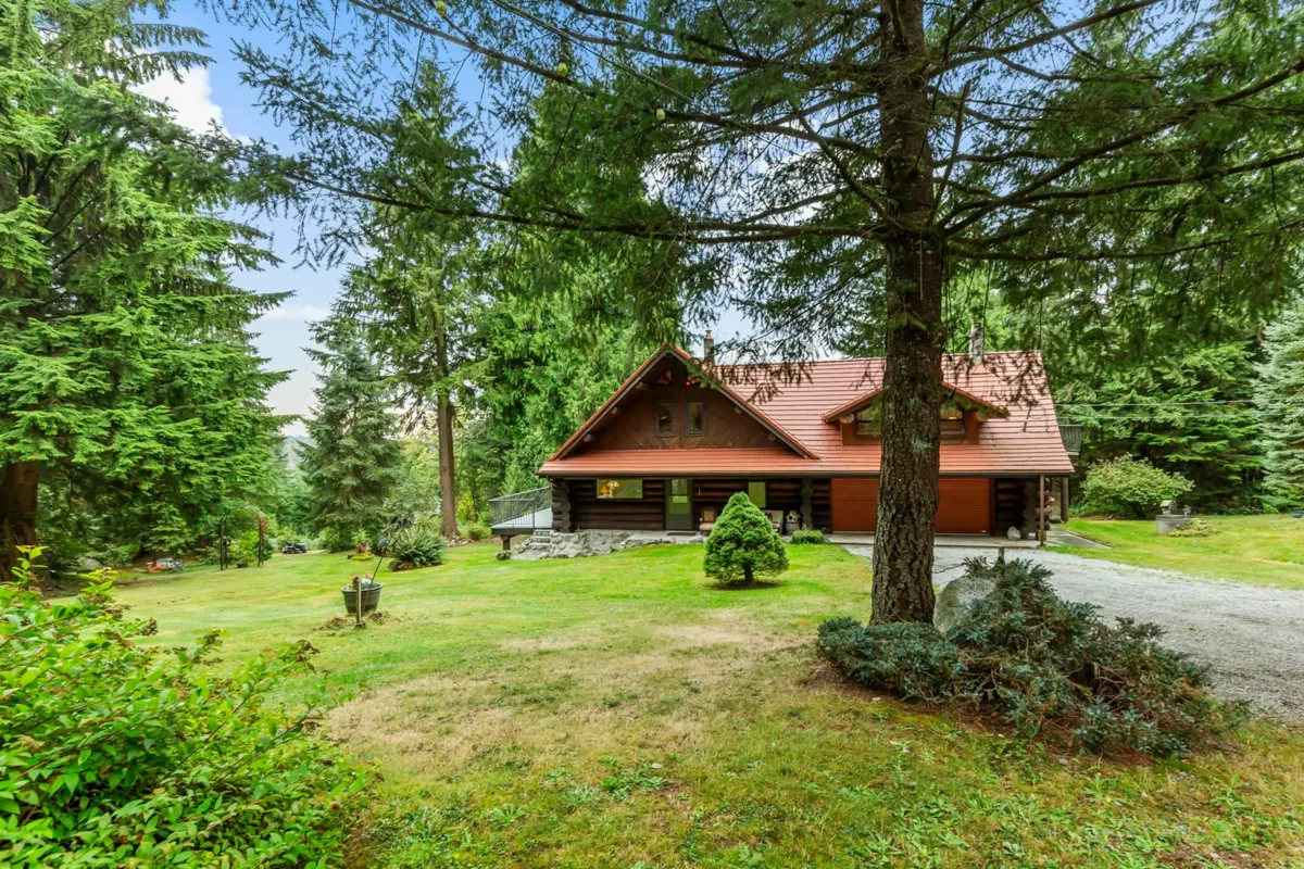 Outdoor Kitchen Photo of 10588 Shaw Street, Mission, BC