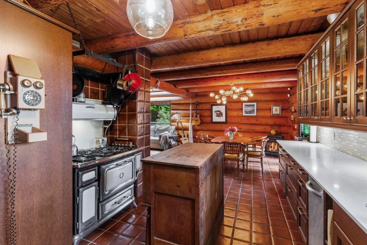 Walk-In Closet Photo of 10588 Shaw Street, Mission, BC