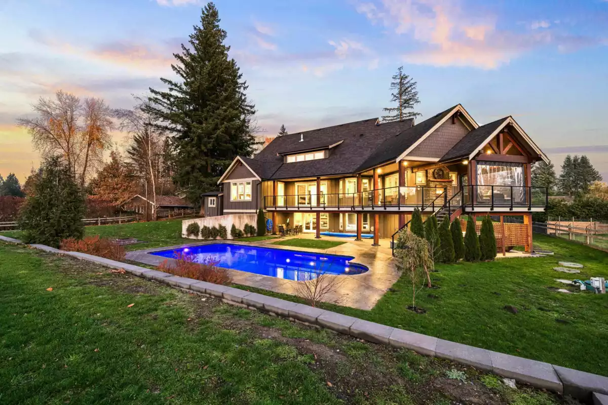 Family Room Photo of 4471 248 Street, Langley, BC