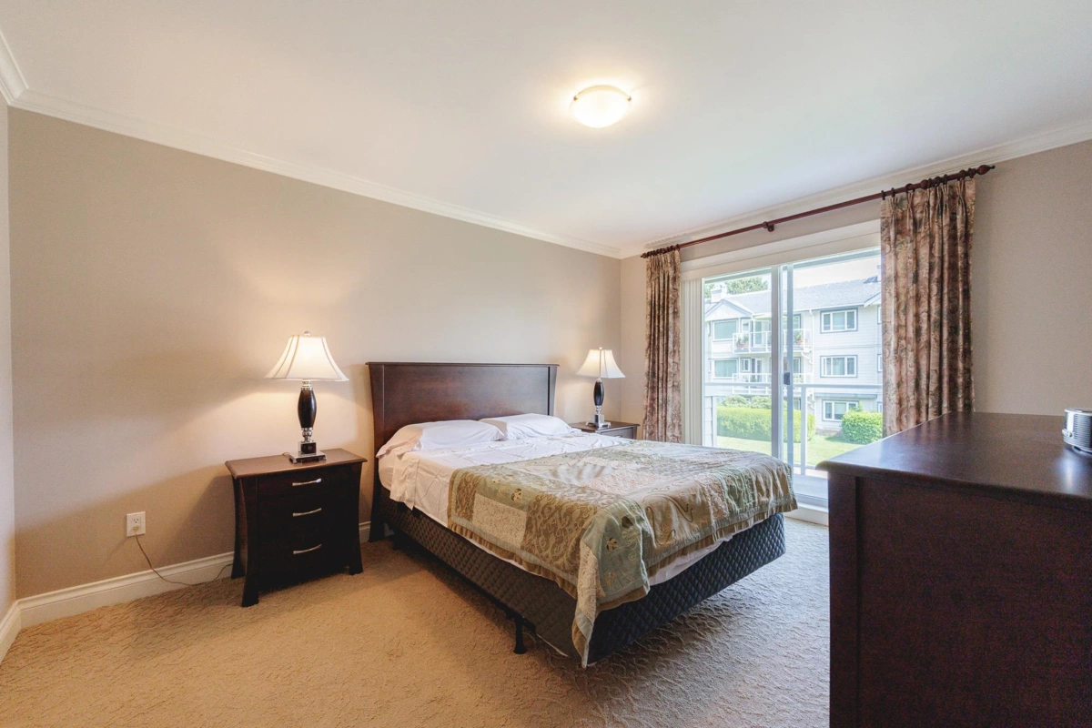 Powder Room Photo of 210 13959 16 Avenue, Surrey, BC