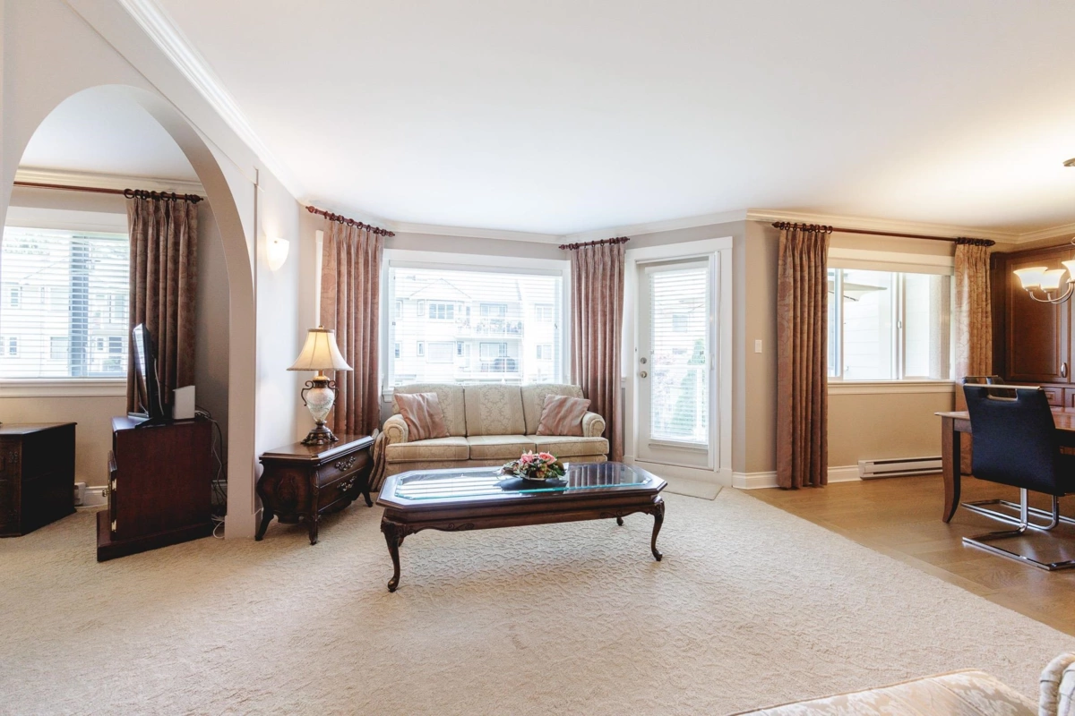 Walk-In Closet Photo of 210 13959 16 Avenue, Surrey, BC