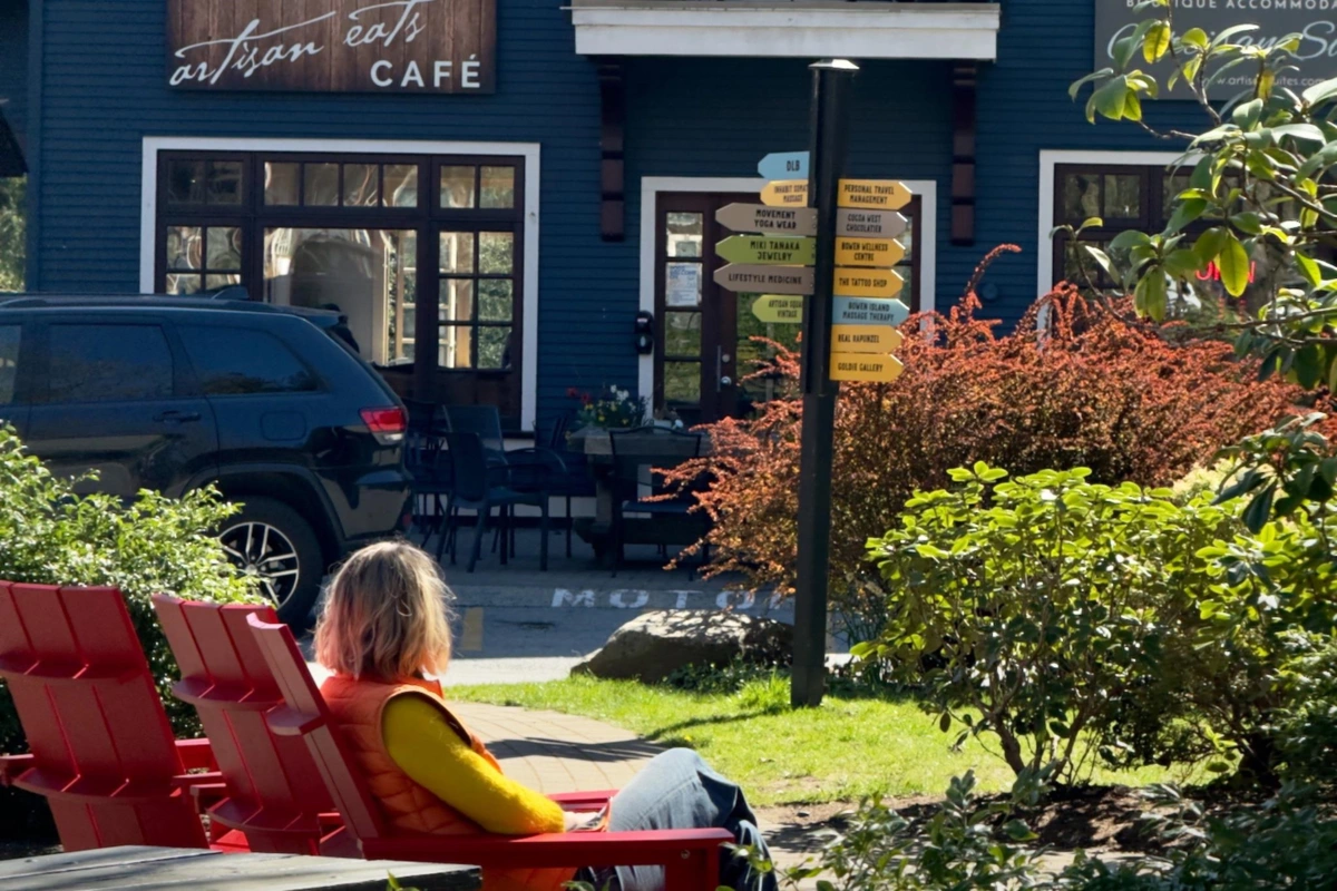 Breakfast Nook Photo of PH3 LOT8 Arbutus Ridge, Bowen Island, BC