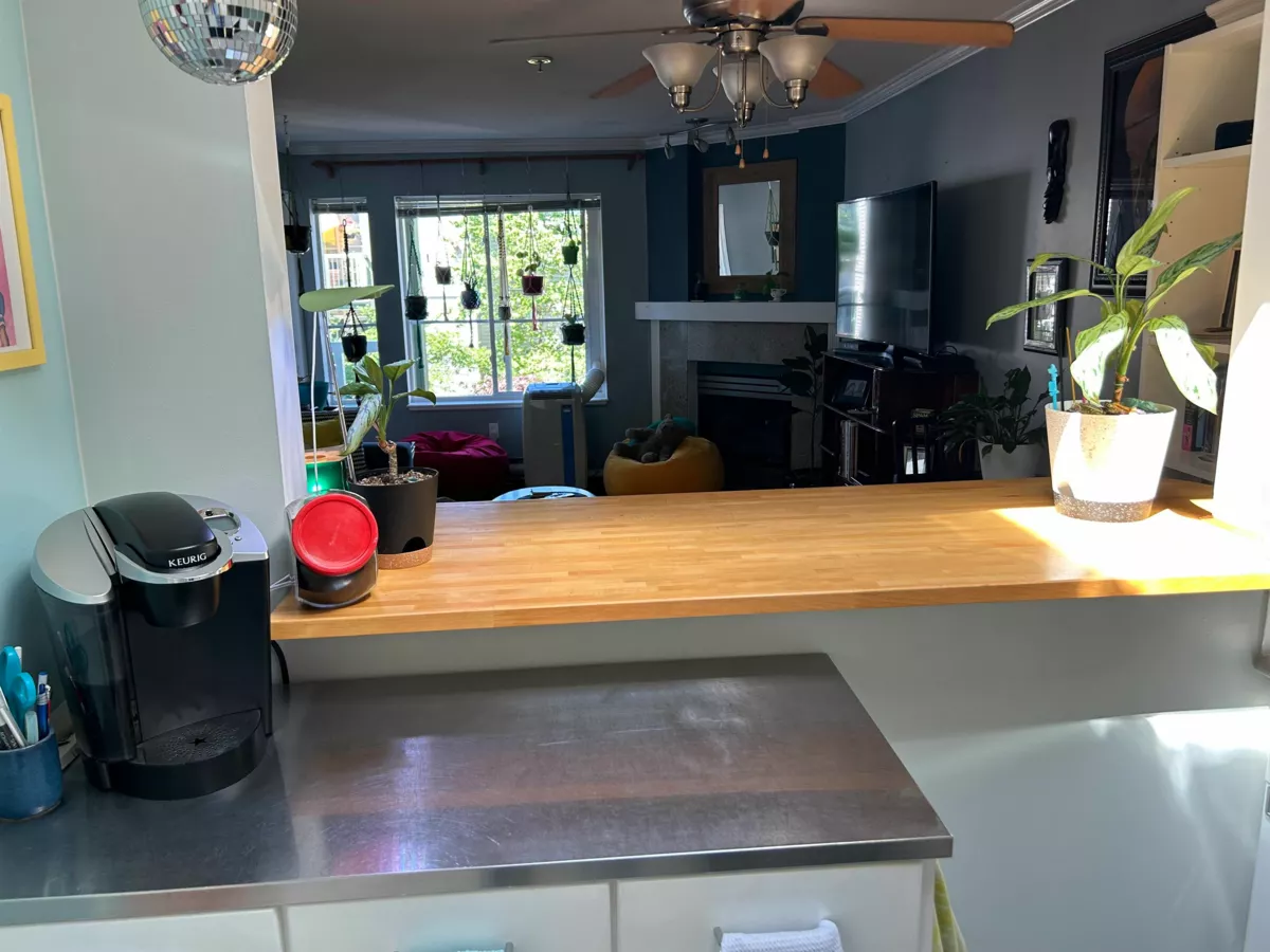 Family Room Photo of 304 10665 139 Street, Surrey, BC