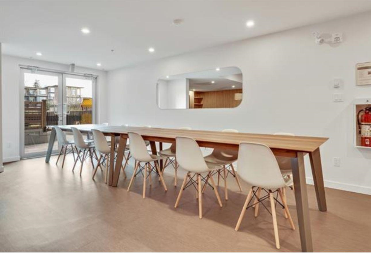 Primary Bathroom Photo of E504 13858 108 Avenue, Surrey, BC