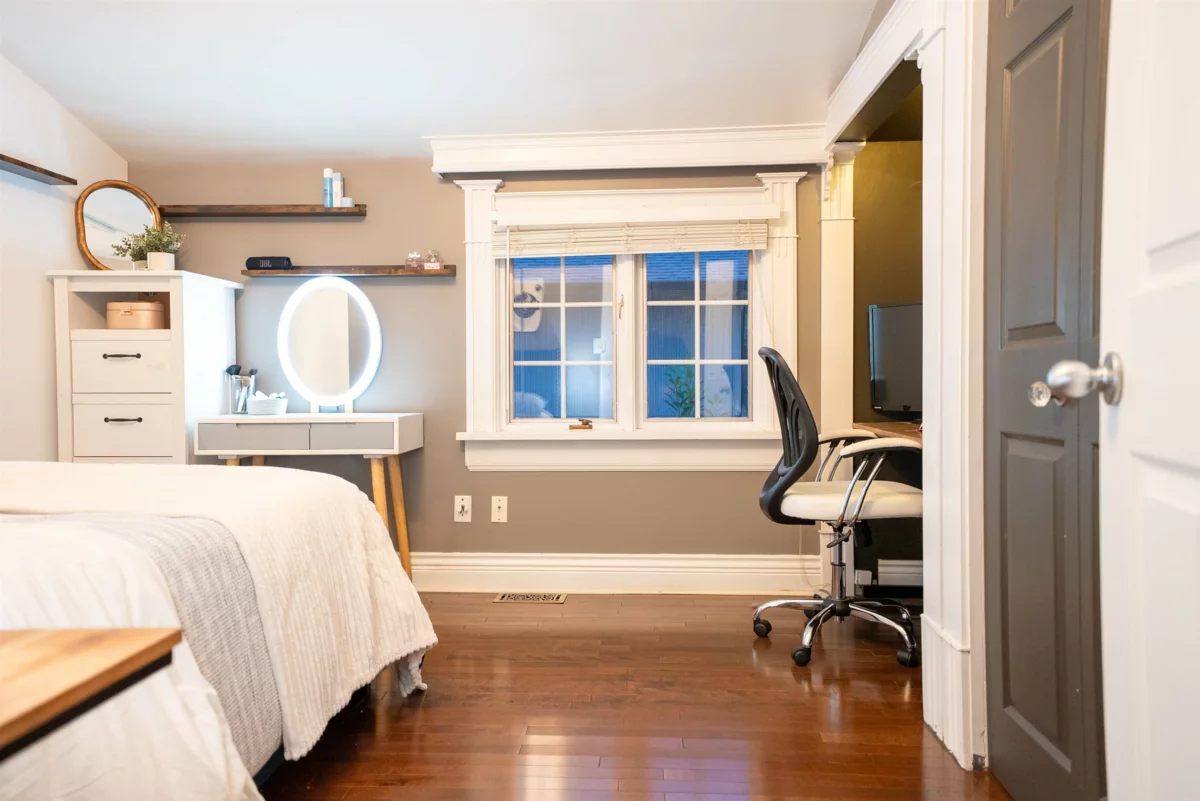 Hot Tub / Spa Photo of 124 Sixth Avenue, New Westminster, BC