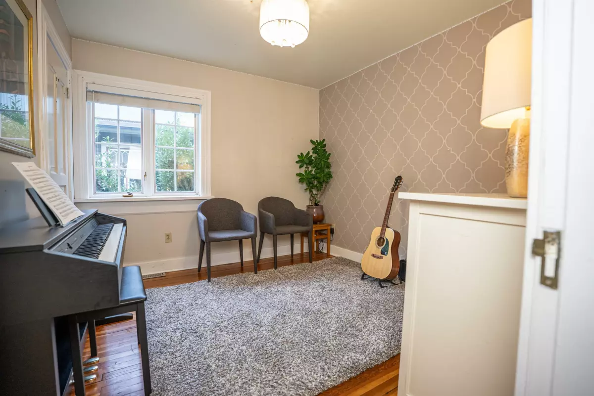 Mudroom Photo of 124 Sixth Avenue, New Westminster, BC