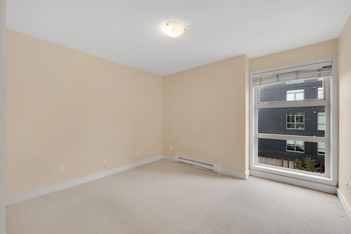 Kitchen Island Photo of 403 1310 Victoria Street, Squamish, BC