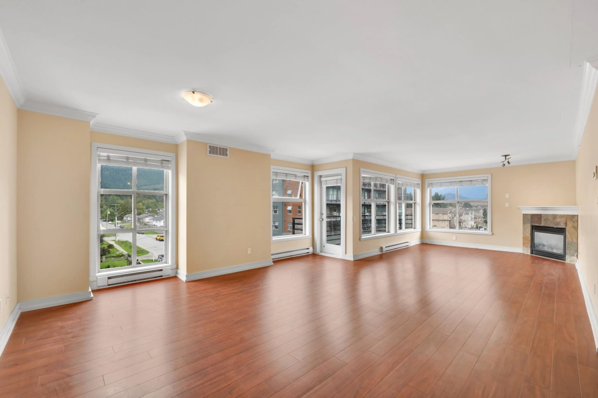 Living Room Photo of 403 1310 Victoria Street, Squamish, BC