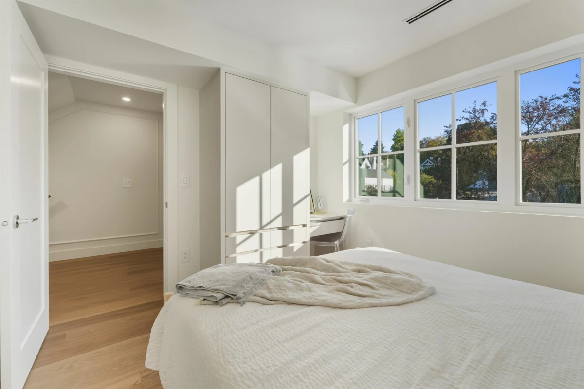 Entry Foyer Photo of 1761 W 16th Avenue, Vancouver, BC