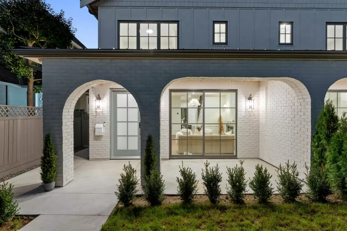 Garden / Landscaping Photo of 1761 W 16th Avenue, Vancouver, BC