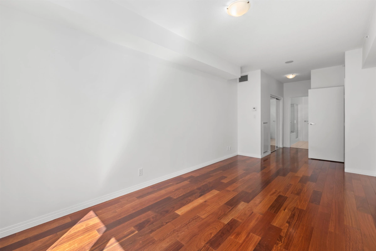 Dining Area Photo of 307 100 E Esplanade Avenue, North Vancouver, BC