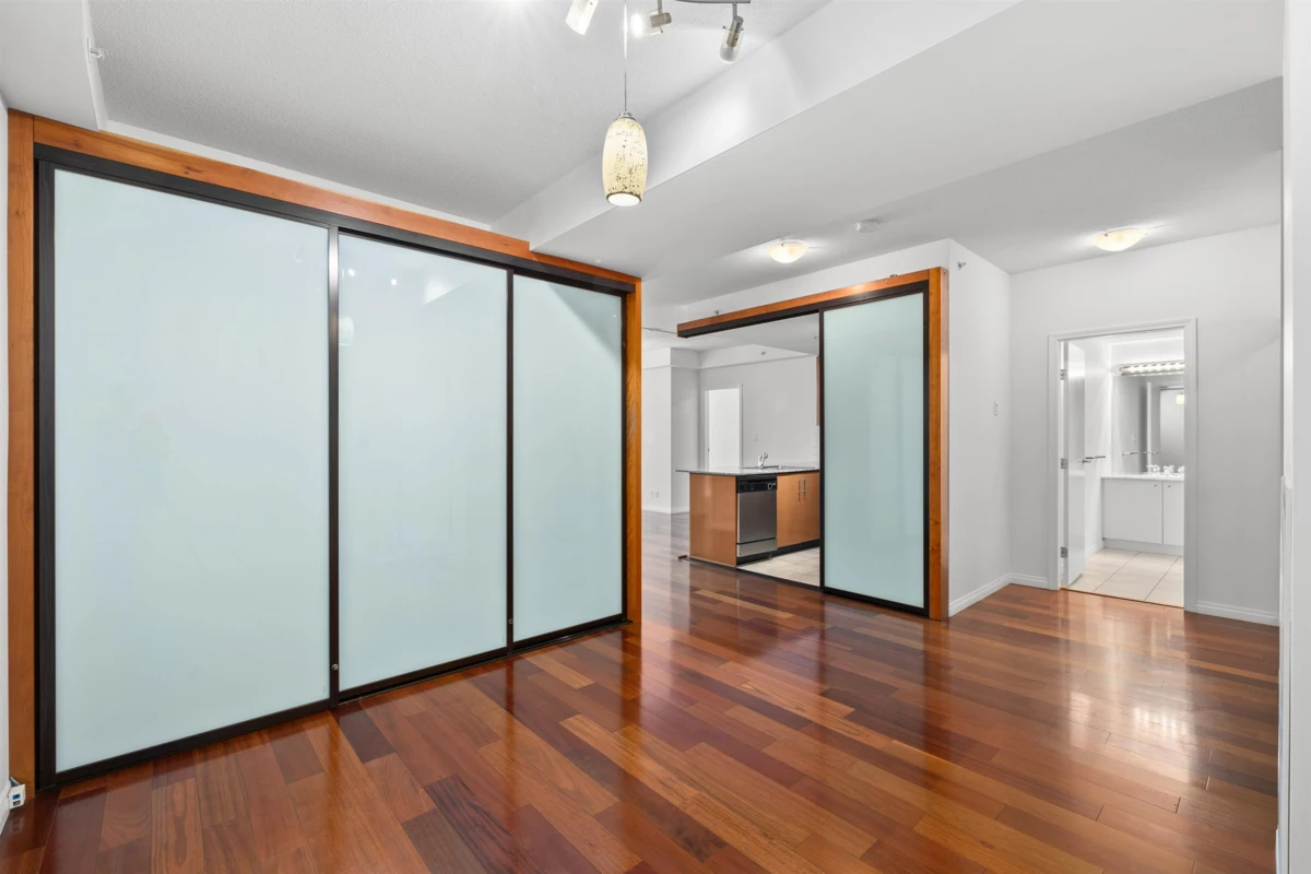 Hallway Photo of 307 100 E Esplanade Avenue, North Vancouver, BC