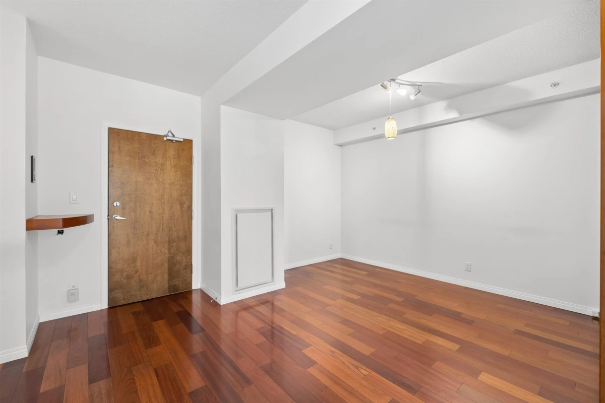 Laundry Room Photo of 307 100 E Esplanade Avenue, North Vancouver, BC
