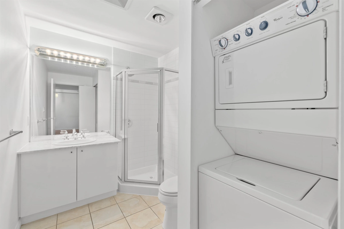 Mudroom Photo of 307 100 E Esplanade Avenue, North Vancouver, BC