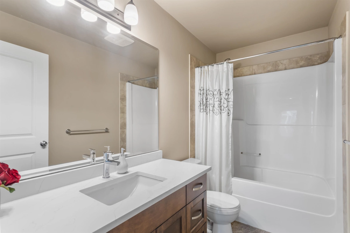 Entry Foyer Photo of 3 34130 Old Yale Road, Abbotsford, BC