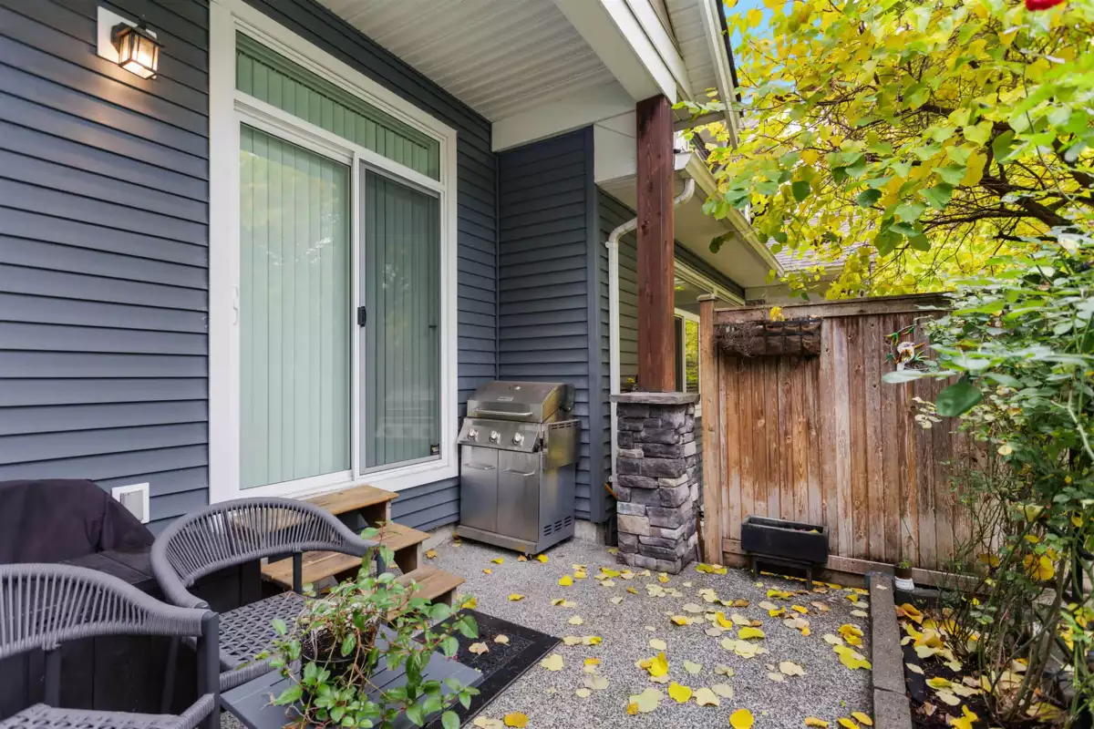 Front Yard Photo of 3 34130 Old Yale Road, Abbotsford, BC