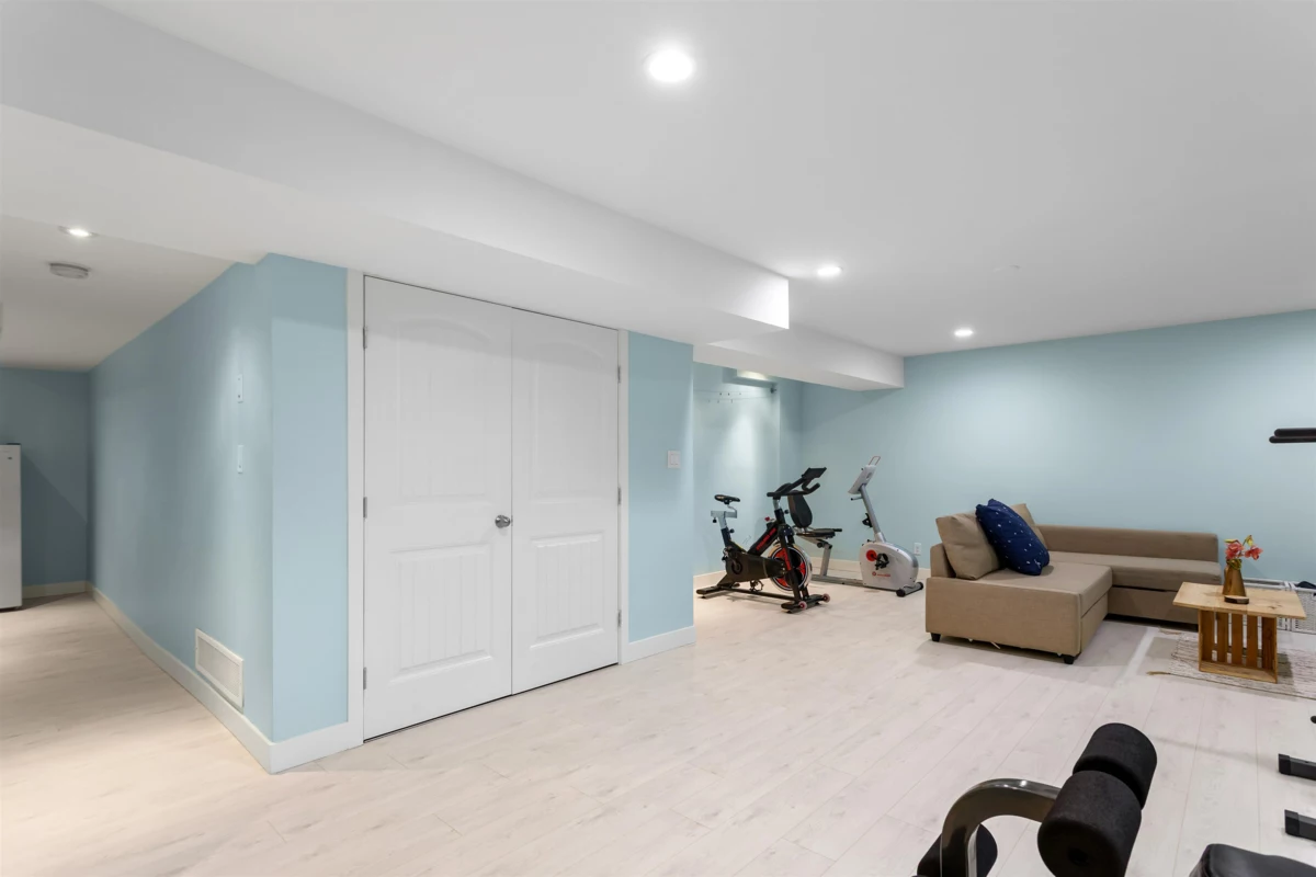 Guest Bathroom Photo of 3 34130 Old Yale Road, Abbotsford, BC