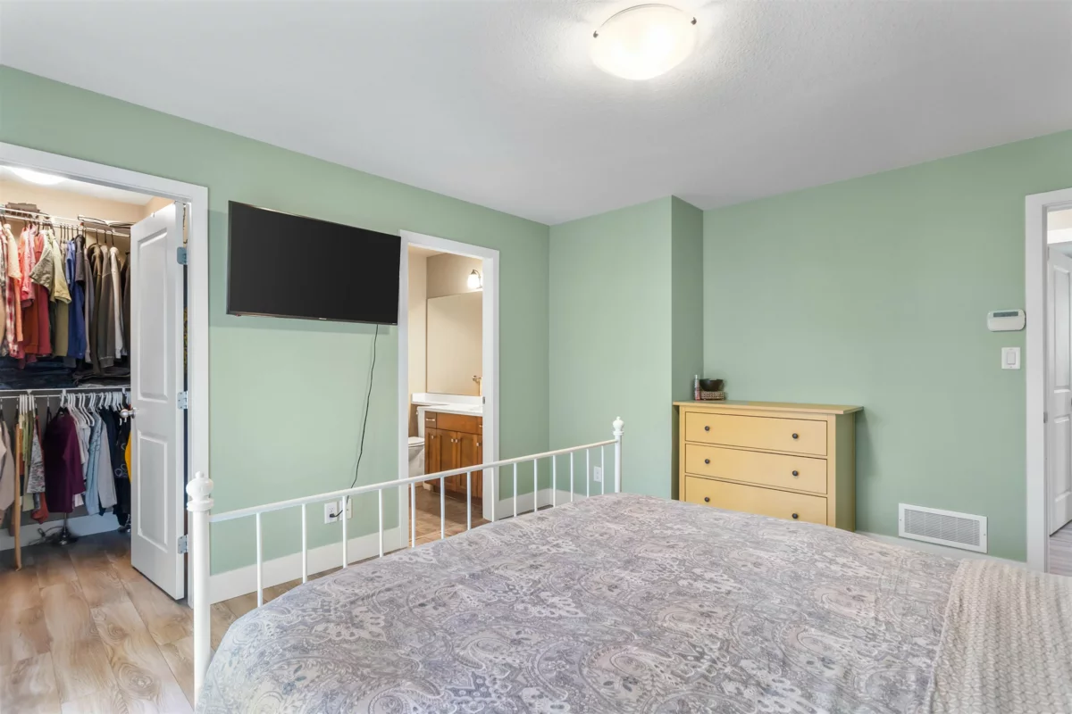 Laundry Room Photo of 3 34130 Old Yale Road, Abbotsford, BC