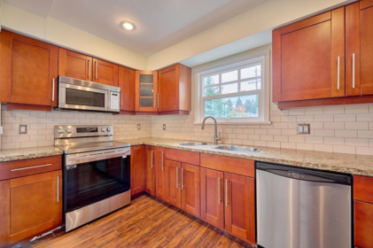 Kitchen Photo of 102 Durham Street, New Westminster, BC