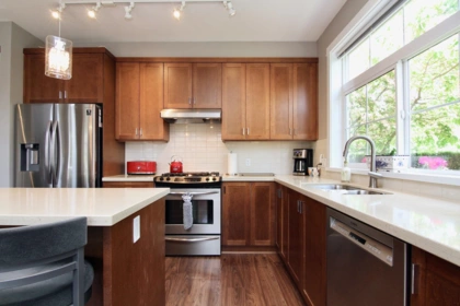 Kitchen Photo of 14 19490 Fraser Way, Pitt Meadows, BC