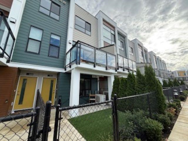 Family Room Photo of 463 46150 Thomas Road, Chilliwack, BC