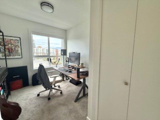 Laundry Room Photo of 463 46150 Thomas Road, Chilliwack, BC