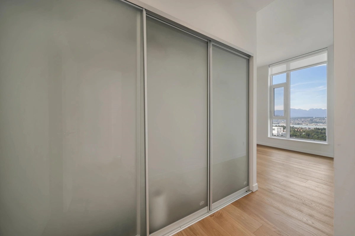 Bedroom 2 Photo of 3705 13438 Central Avenue, Surrey, BC