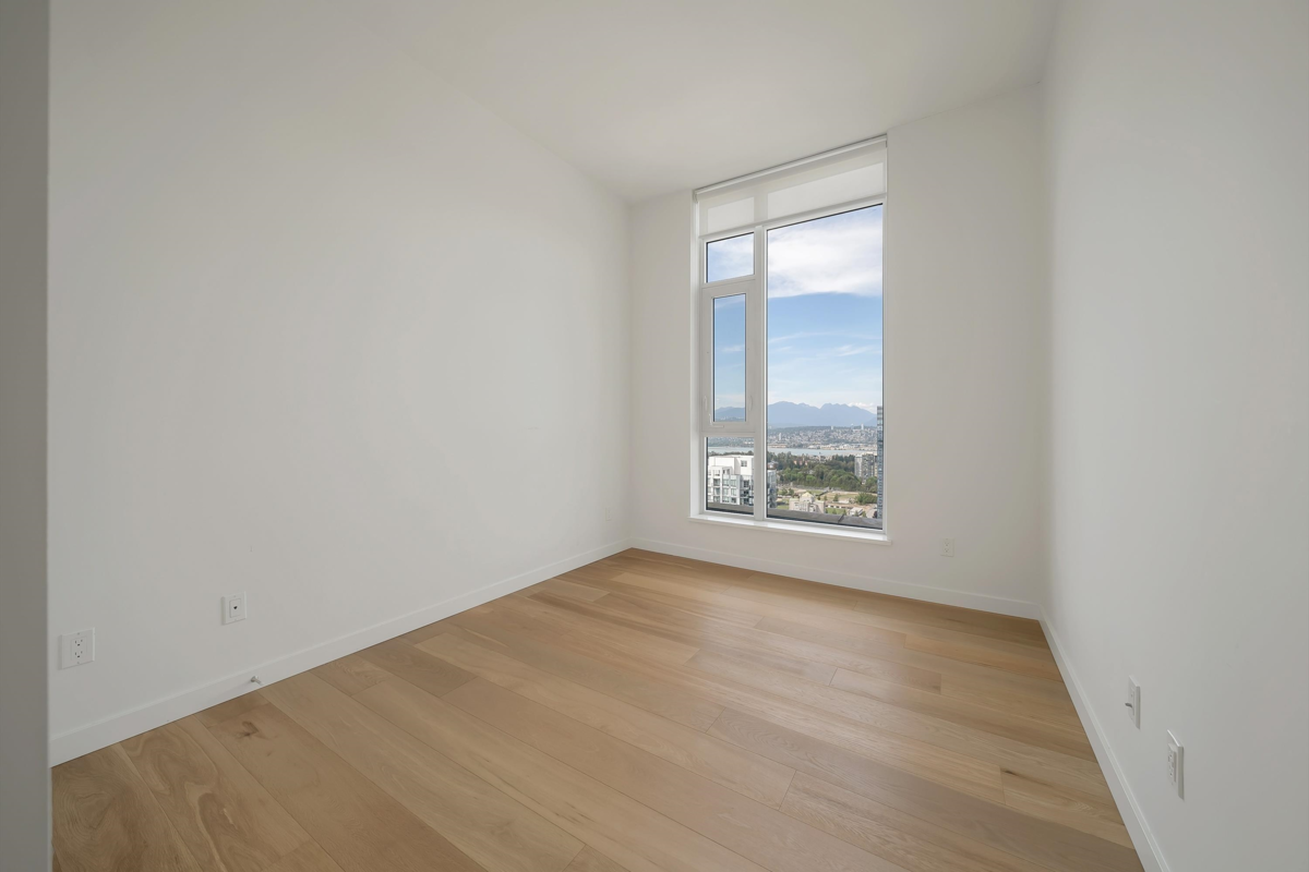Bedroom 3 Photo of 3705 13438 Central Avenue, Surrey, BC