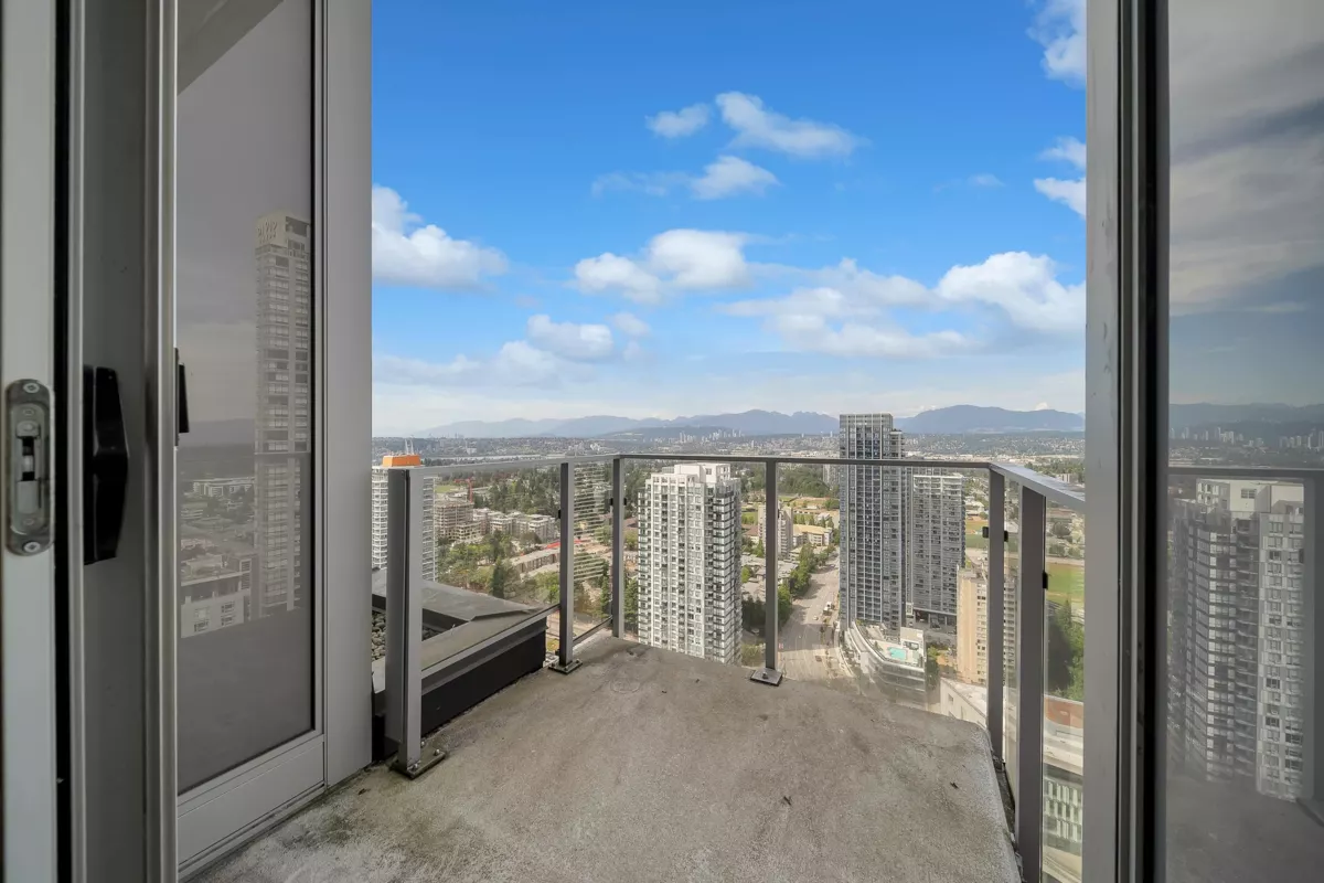 Primary Bedroom Photo of 3705 13438 Central Avenue, Surrey, BC