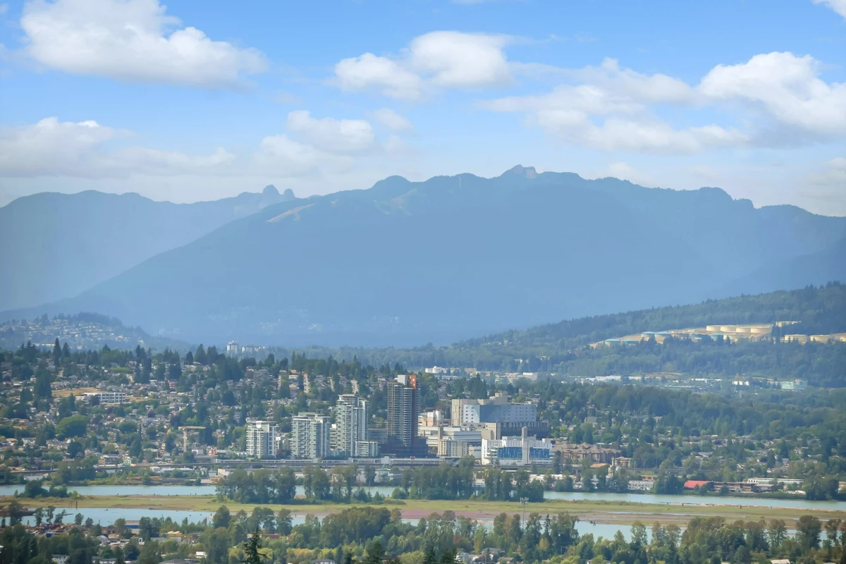 Walk-In Closet Photo of 3705 13438 Central Avenue, Surrey, BC