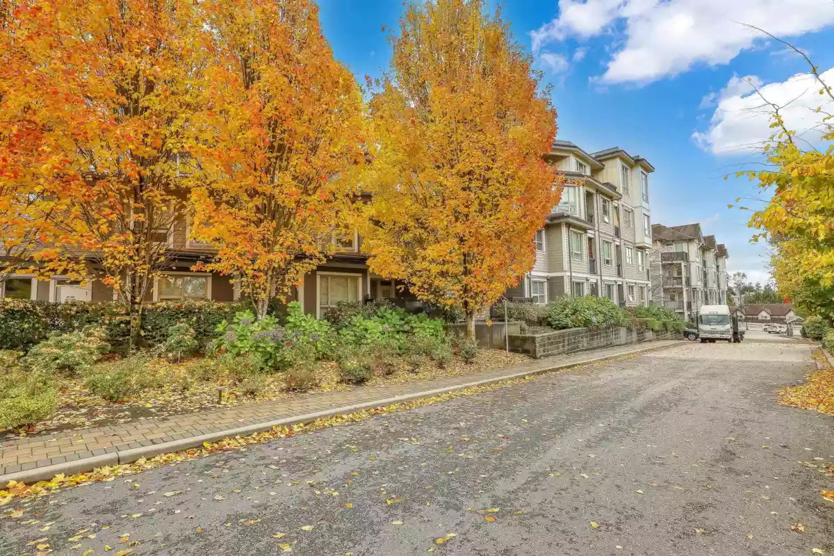 Hallway Photo of 204 13897 Fraser Highway, Surrey, BC