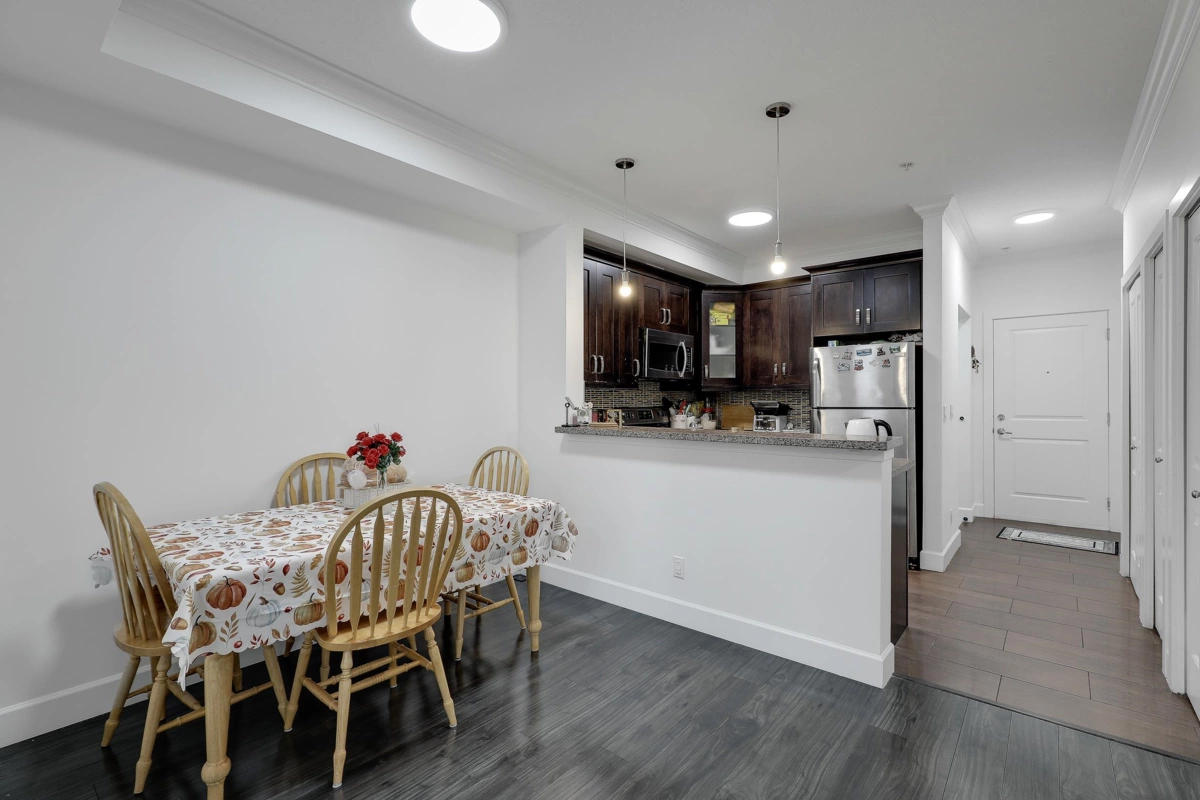Kitchen Photo of 204 13897 Fraser Highway, Surrey, BC