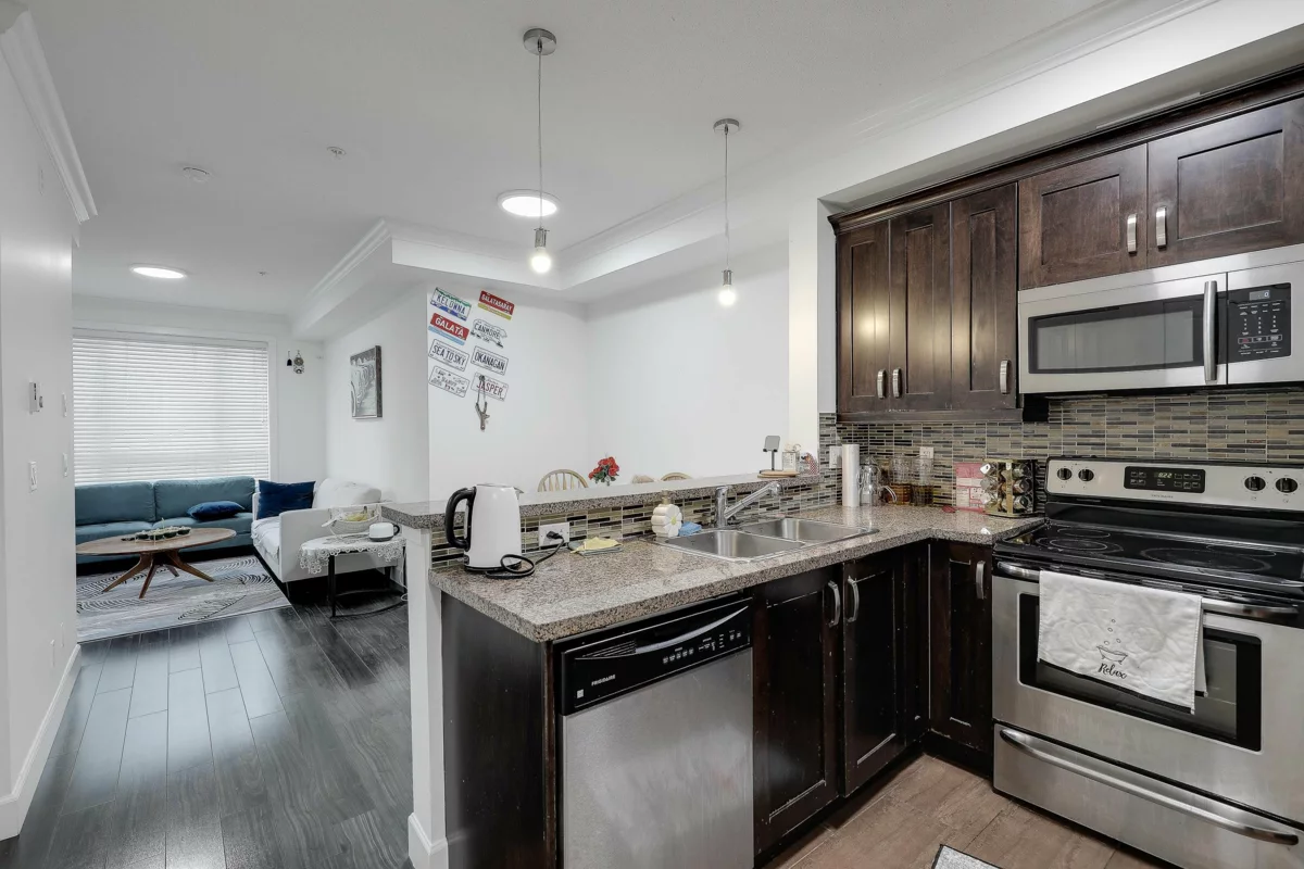 Primary Bathroom Photo of 204 13897 Fraser Highway, Surrey, BC