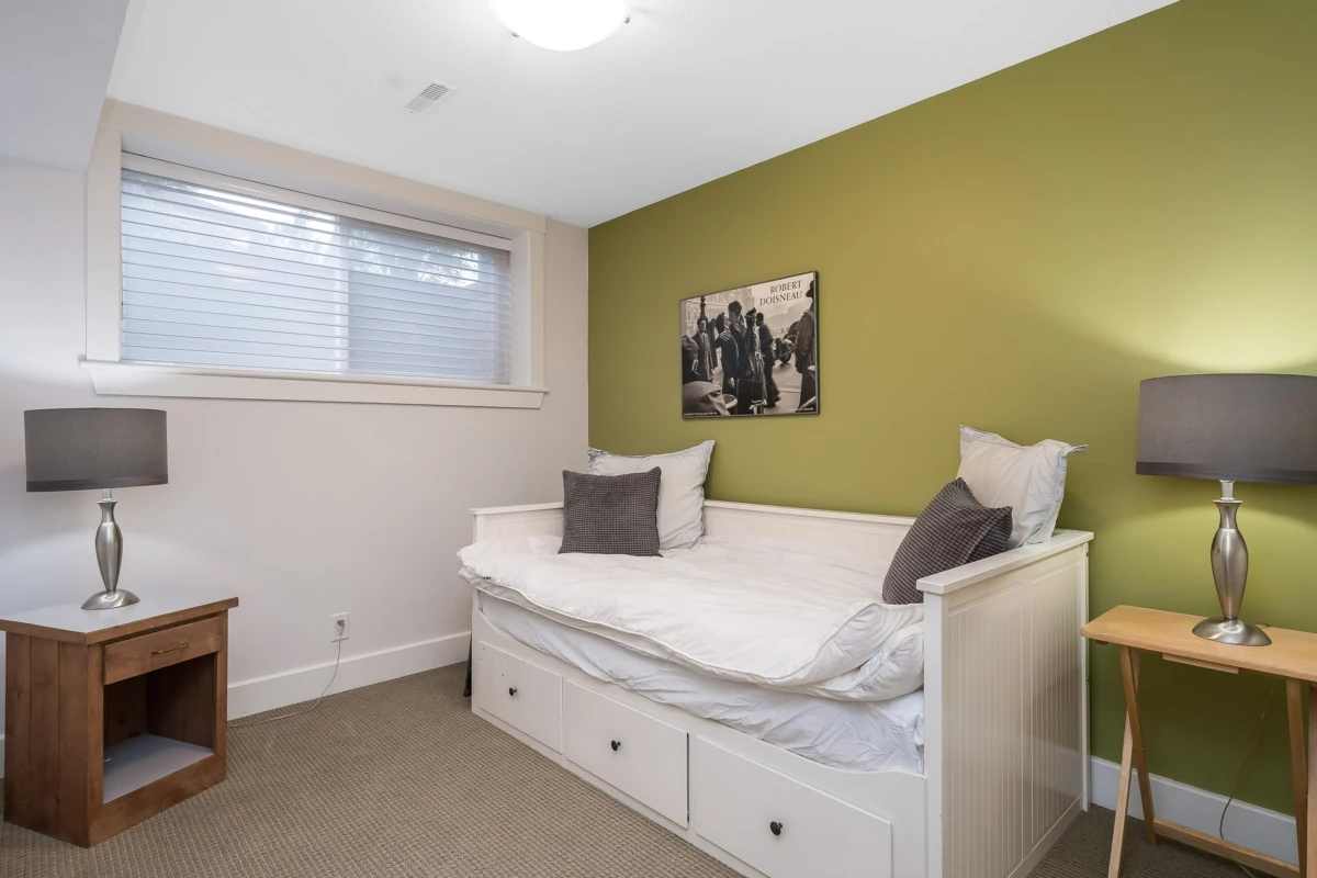 Laundry Room Photo of 3428 150b Street, Surrey, BC