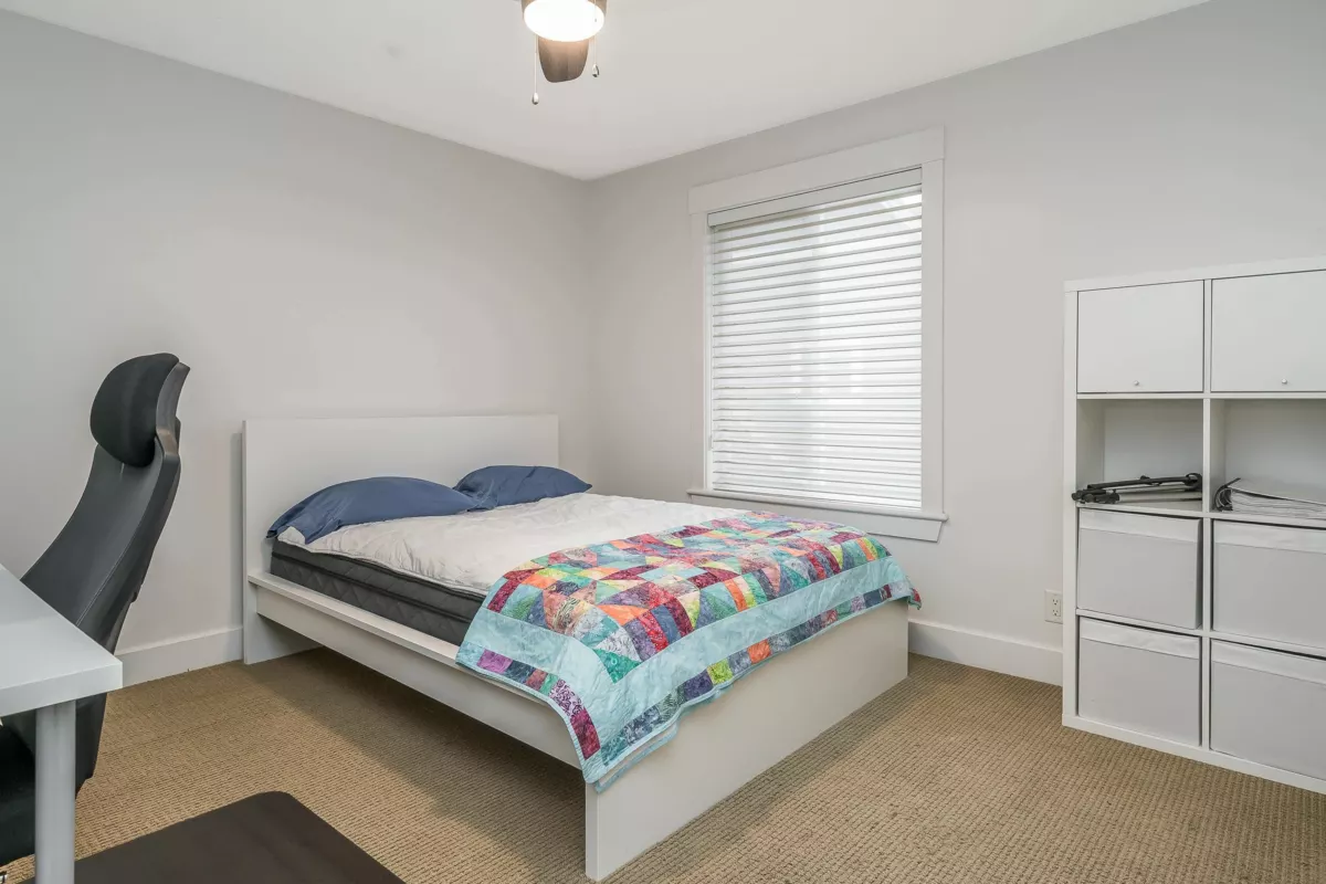 Powder Room Photo of 3428 150b Street, Surrey, BC