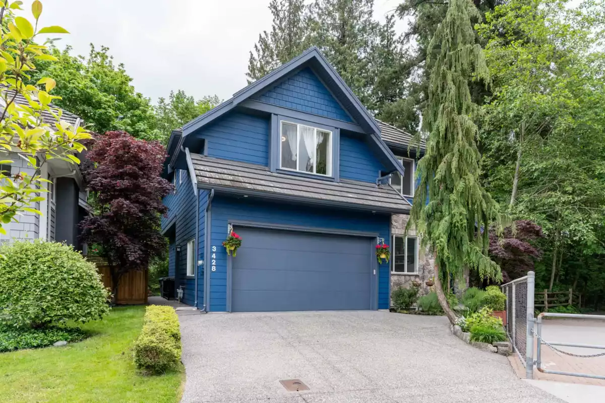 Swimming Pool Photo of 3428 150b Street, Surrey, BC