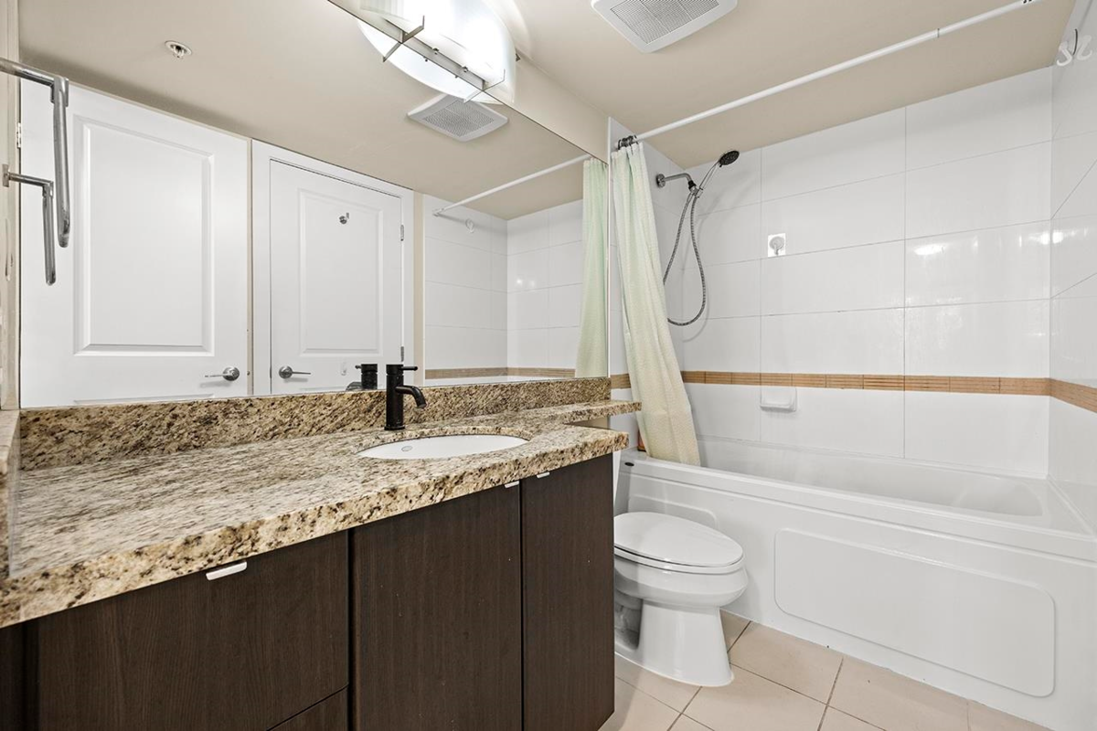 Entry Foyer Photo of 808 6068 No. 3 Road, Richmond, BC