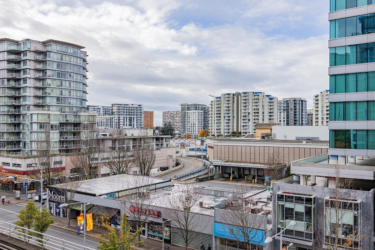 Front Yard Photo of 808 6068 No. 3 Road, Richmond, BC