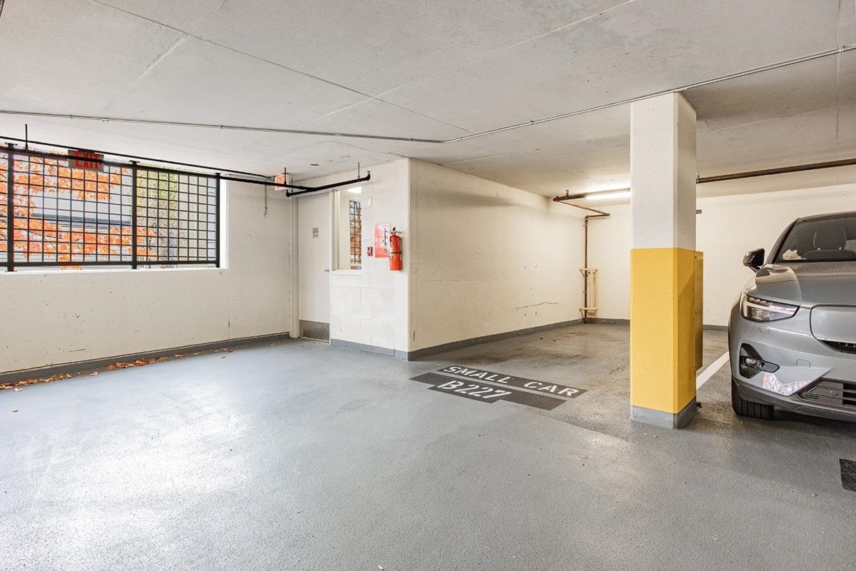 Garden / Landscaping Photo of 808 6068 No. 3 Road, Richmond, BC