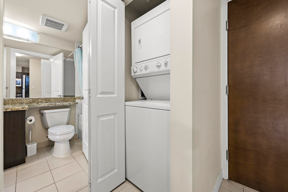 Mudroom Photo of 808 6068 No. 3 Road, Richmond, BC