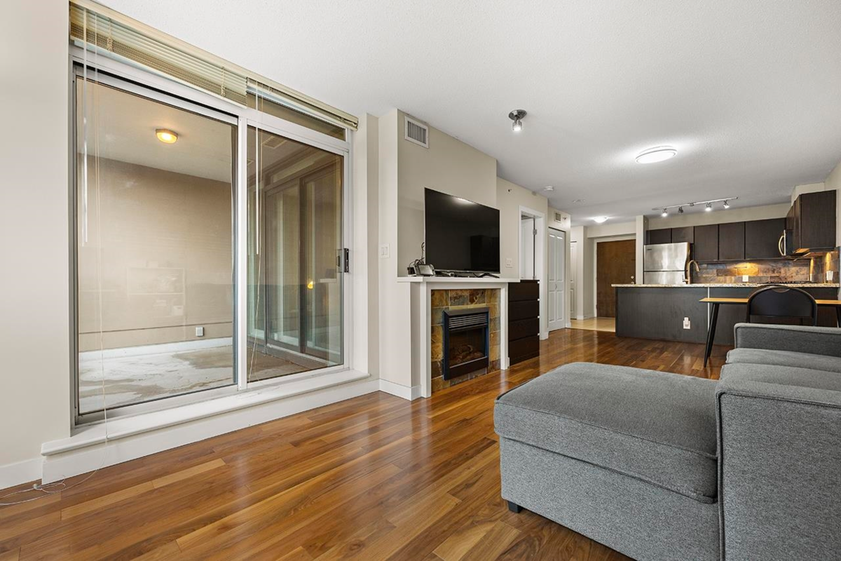 Office / Den Photo of 808 6068 No. 3 Road, Richmond, BC