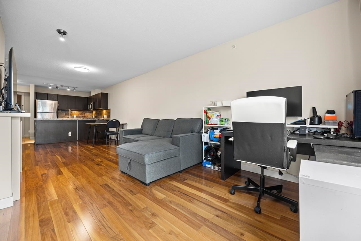 Powder Room Photo of 808 6068 No. 3 Road, Richmond, BC