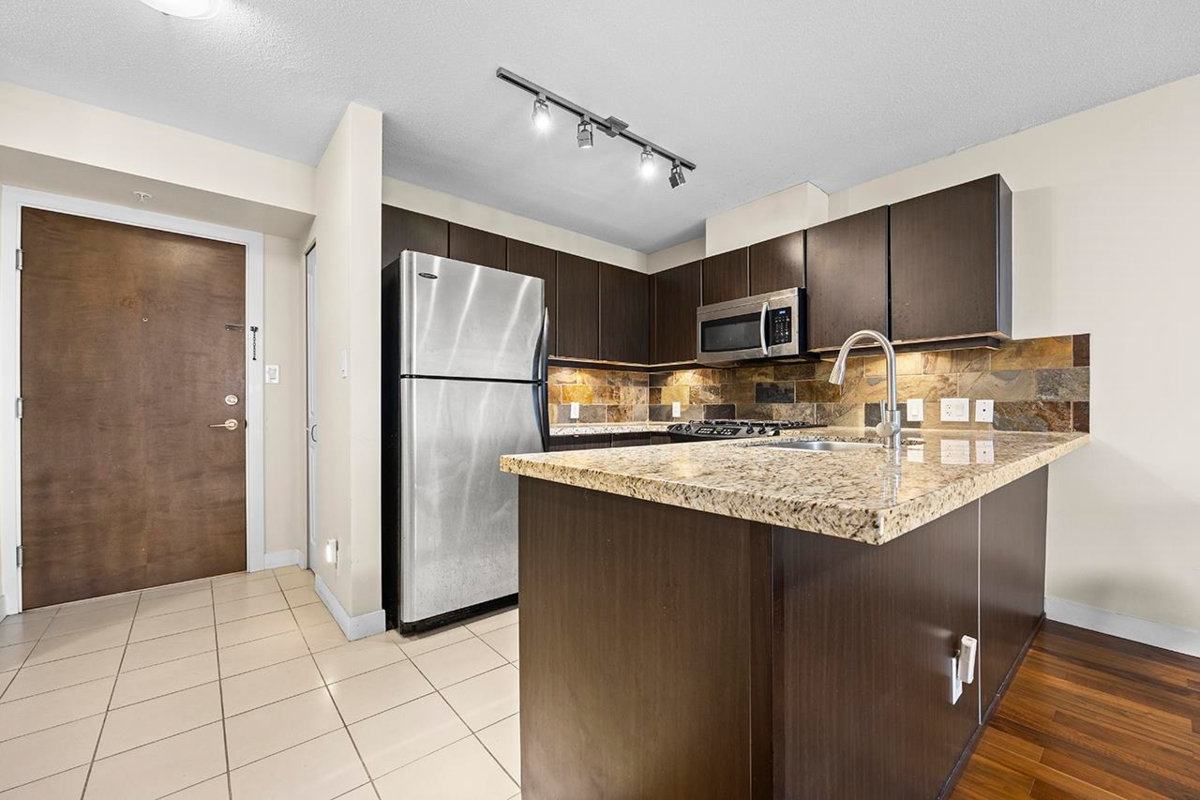 Walk-In Closet Photo of 808 6068 No. 3 Road, Richmond, BC