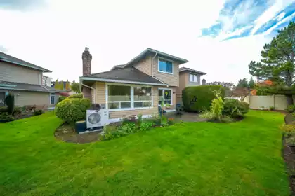 Front Yard Photo of 117 15121 19 Avenue, Surrey, BC