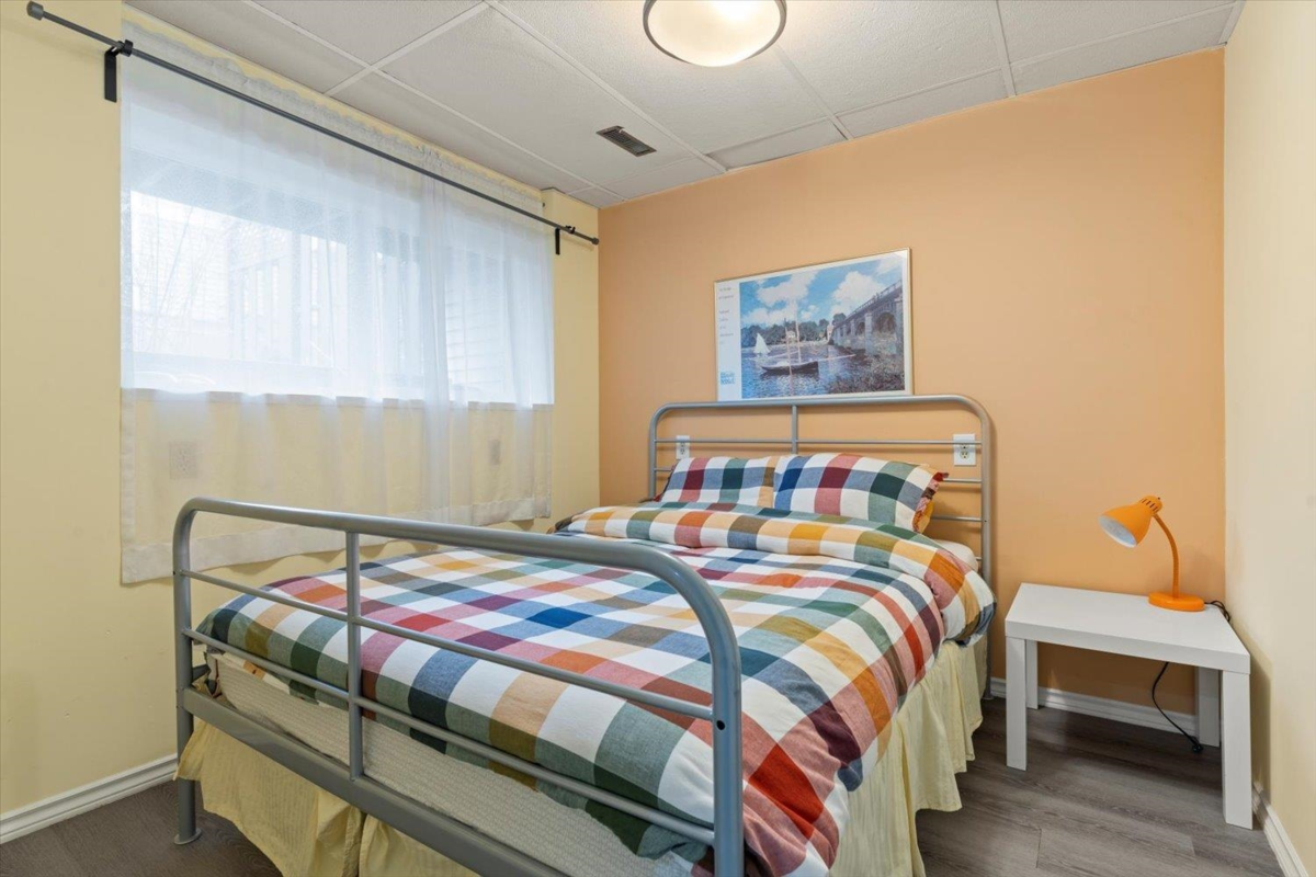 Backyard Photo of 2 33951 Marshall Road, Abbotsford, BC