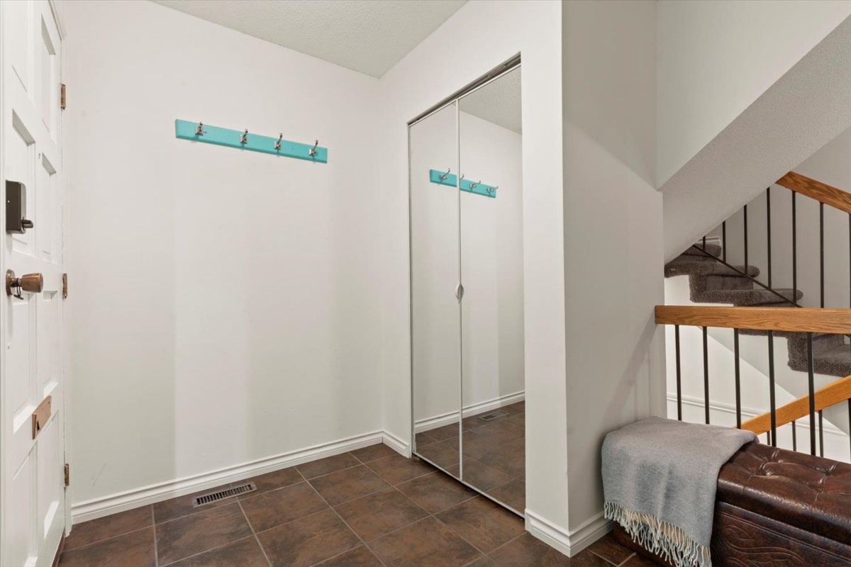 Bedroom 4 Photo of 2 33951 Marshall Road, Abbotsford, BC